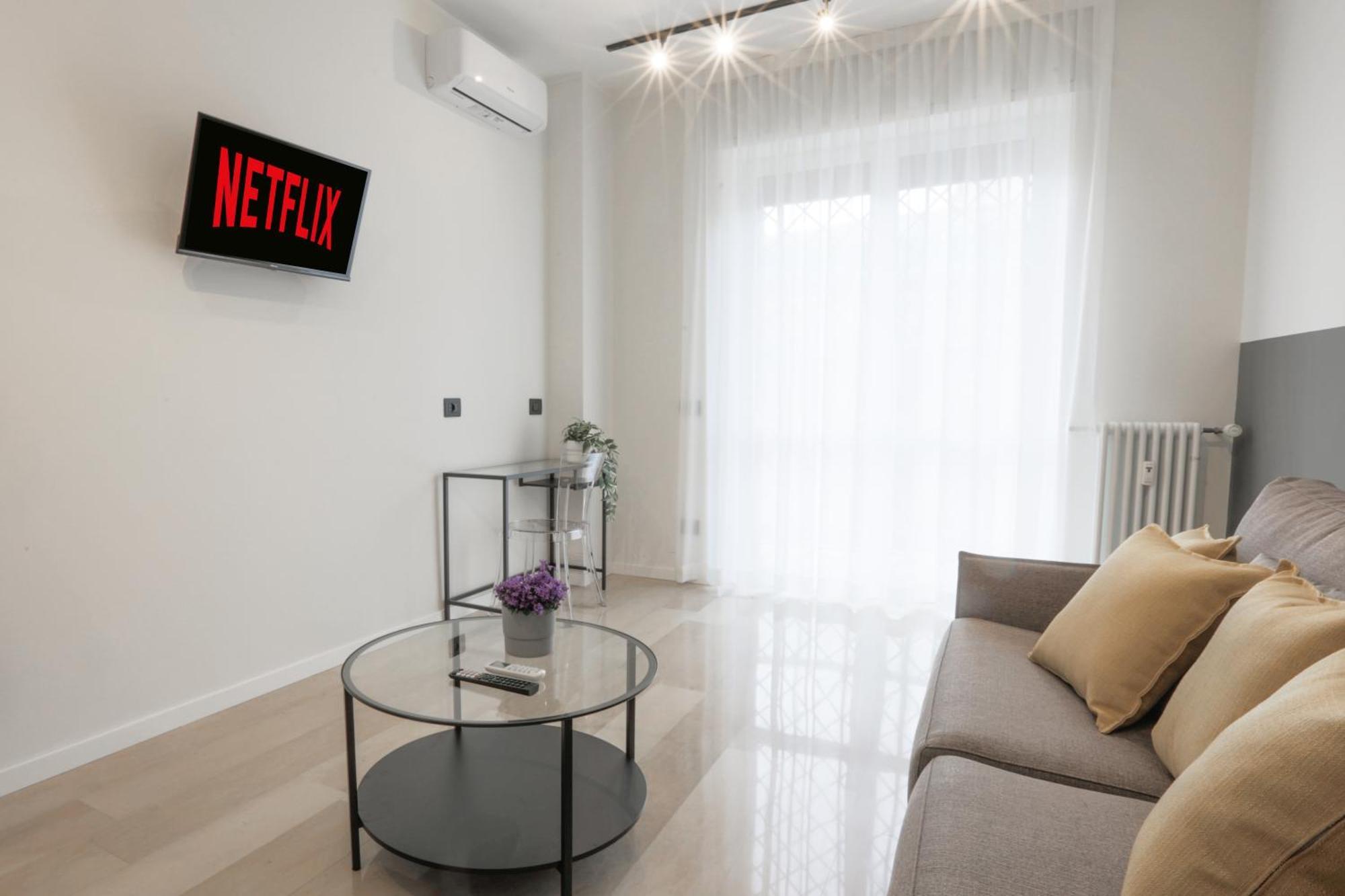 New Modern Flat 10 Minutes Walk From Central Station Milaan Buitenkant foto